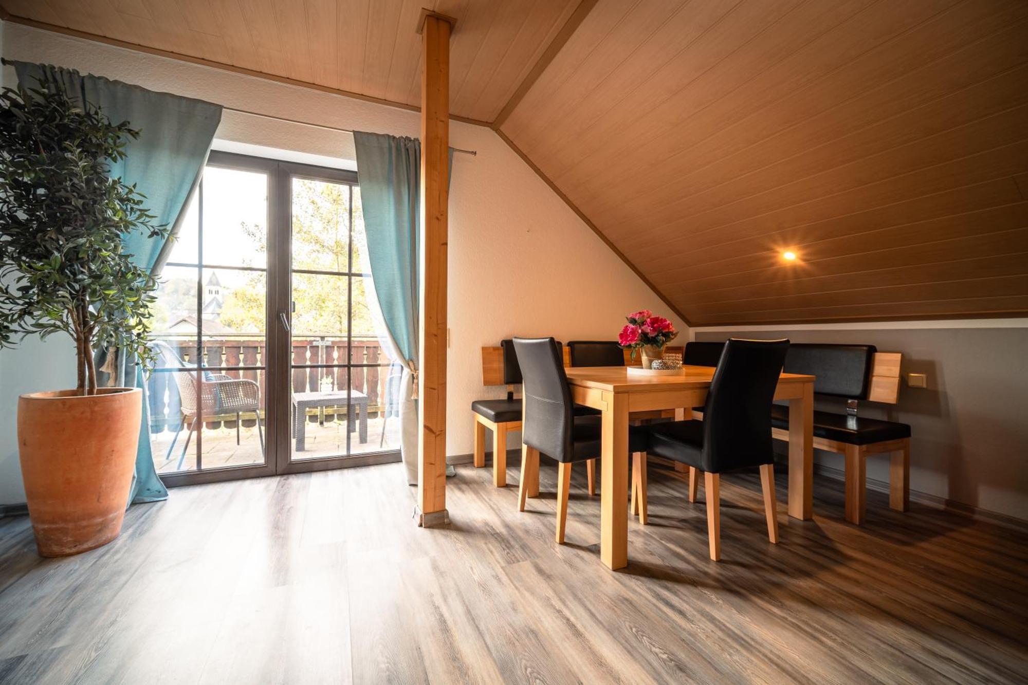 Balkon Zimmer - Apartment Gonnersdorf  Kültér fotó
