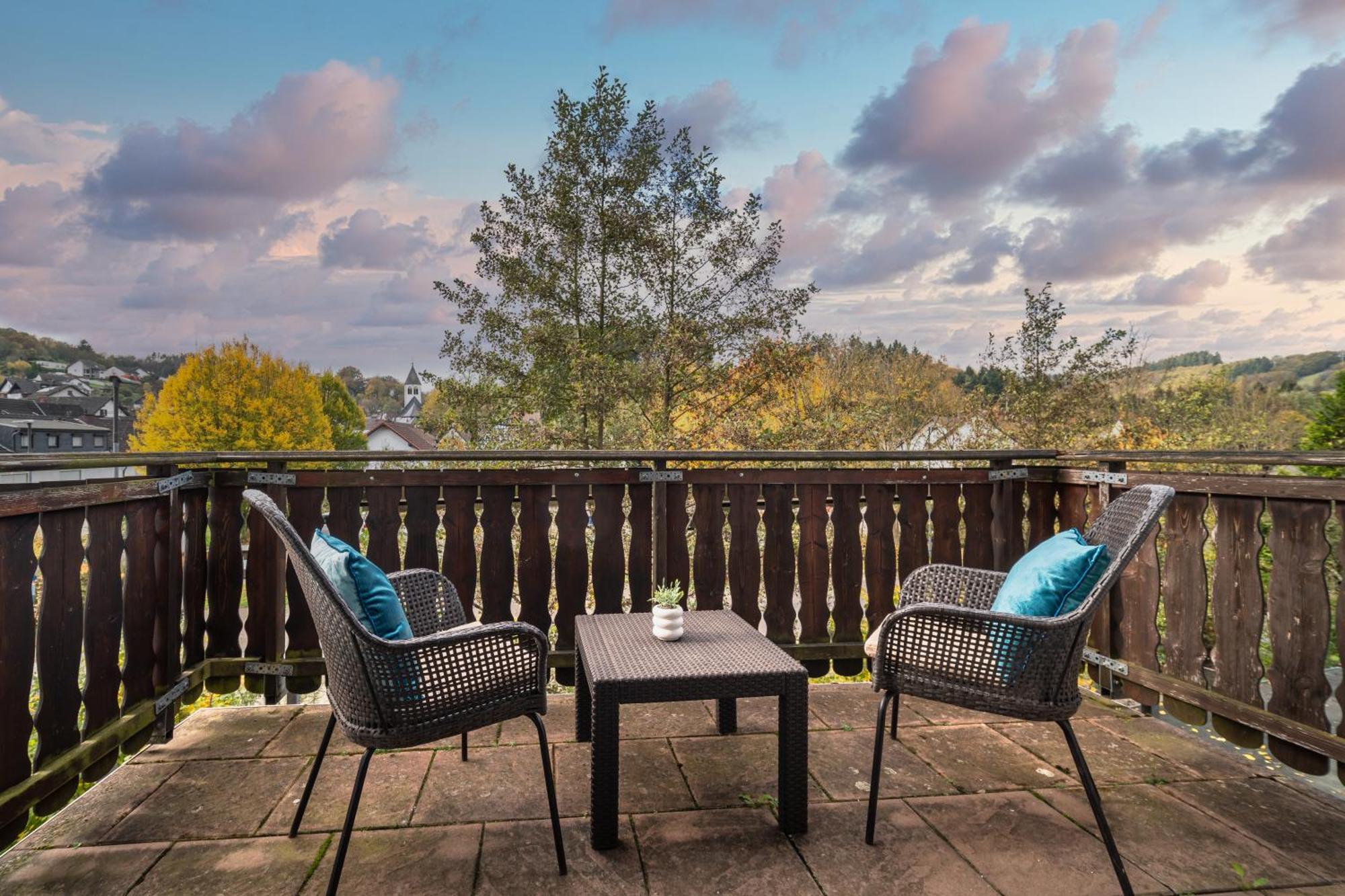 Balkon Zimmer - Apartment Gonnersdorf  Kültér fotó